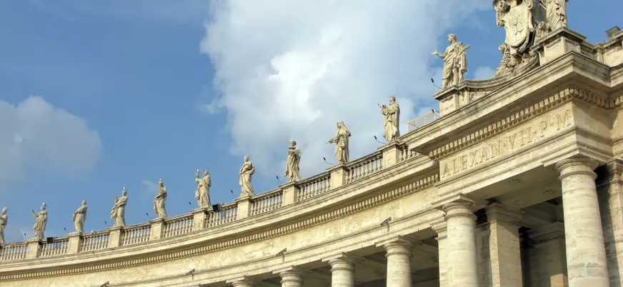 Detalle Plaza de San Pedro, ubicada en el interior del la Ciudad el Vaticano.