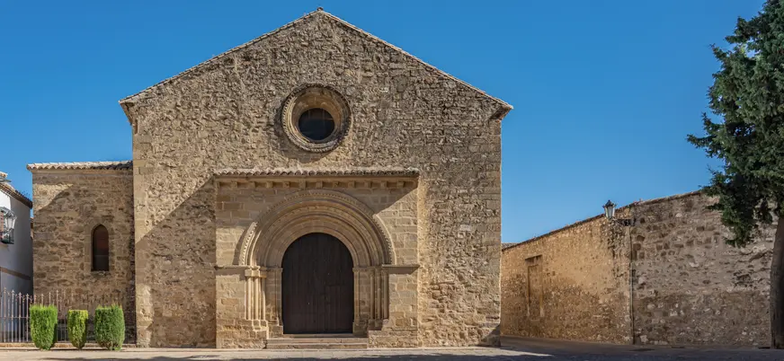La iglesia de Santa Cruz, situada en el casco antiguo de Baeza.