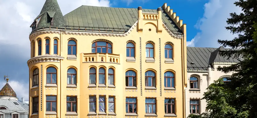 La Casa de los Gatos de Riga esconde un sinfín de curiosidades que desvelaremos en este free tour.