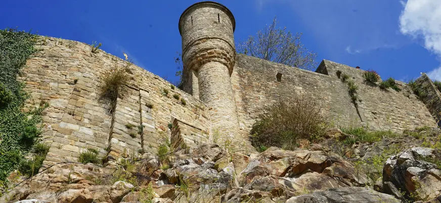 Torres defensivas del castillo de Saint Michel, otro de los principales atractivos turísticos.
