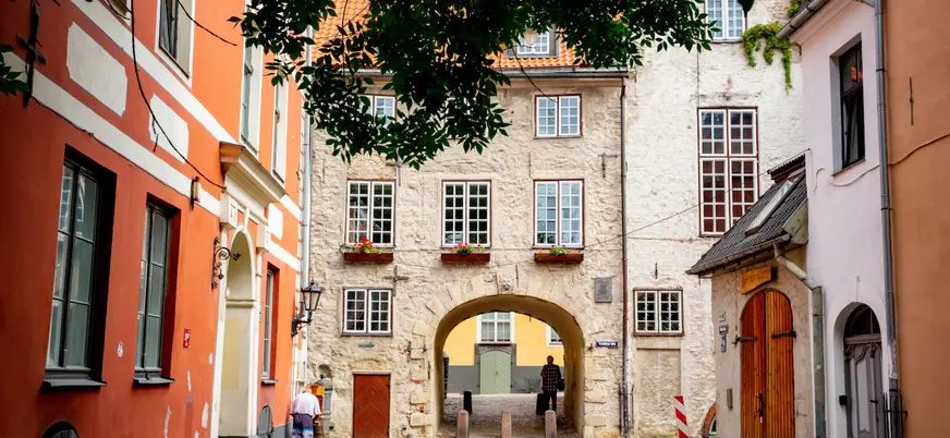 La Puerta Sueca es uno de los únicos vestigios de las murallas medievales.