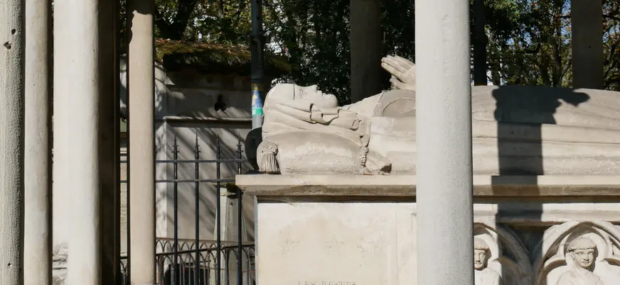 Tumbas en el Cementerio Père-Lachaise que se han convertido en auténticos monumentos.
