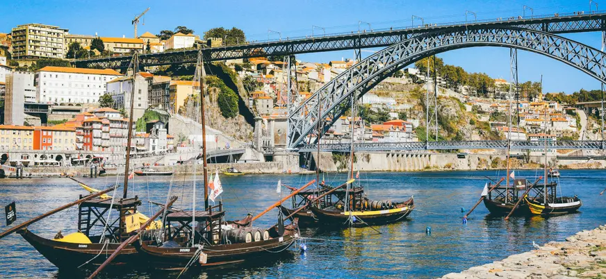 Vila Nova de Gaia es el lugar en el que se encuentran las bodegas de vino de Oporto.