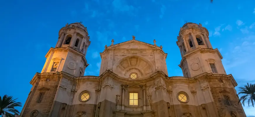 Ayuntamiento de Cádiz de noche
