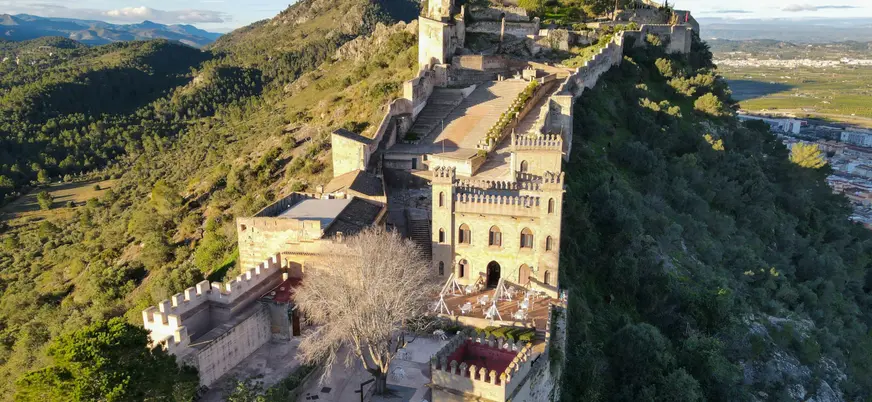 Vista aérea del castillo de Xátiva, uno de sus imprescindibles que visitaremos en este recorrido guiado.