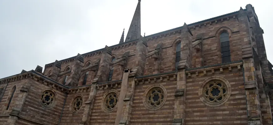 Imagen de una de las icónicas iglesias de Torrelavega, Cantabria