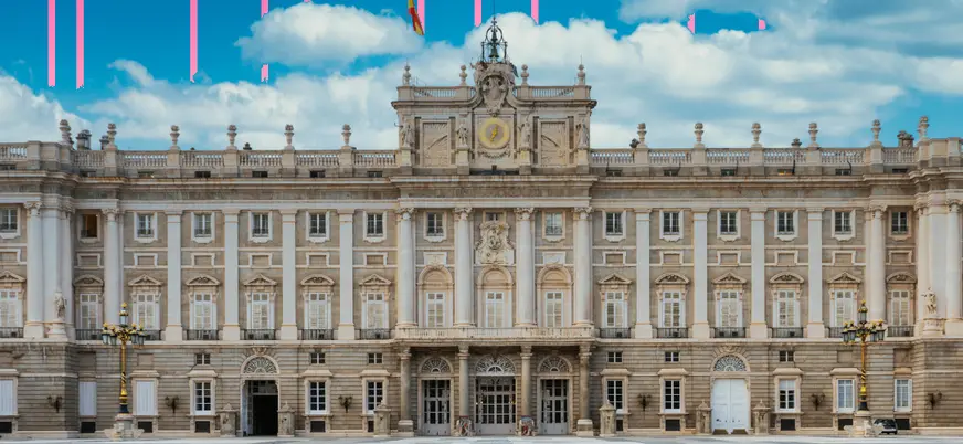 Fachada de el Palacio Real de Madrid, la residencia oficial de la Familia Real española.