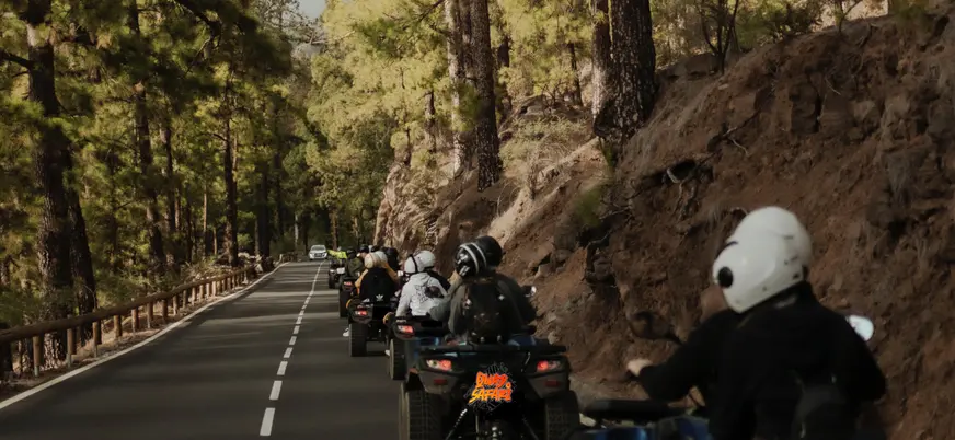 Grupo de quads de camino hacia el Teide, Tenerife