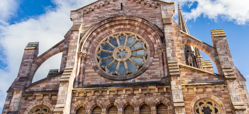Fachada de la iglesia de Nuestra Señora de la Asunción.