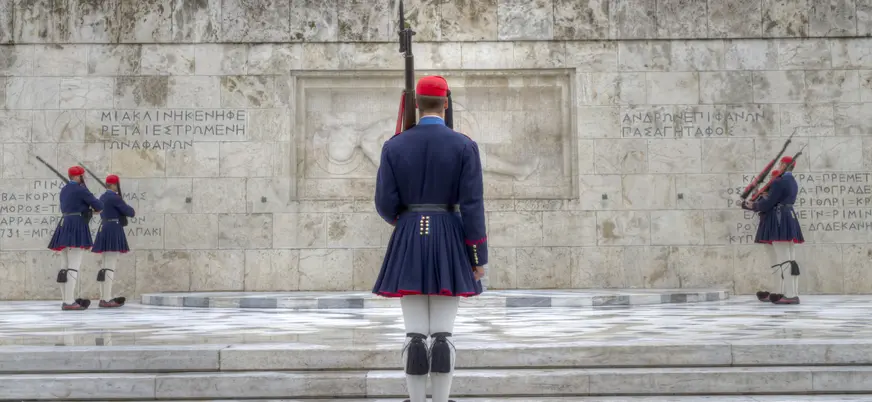 Monumento al Soldado Desconocido vigilado por los Evzones, Atenas