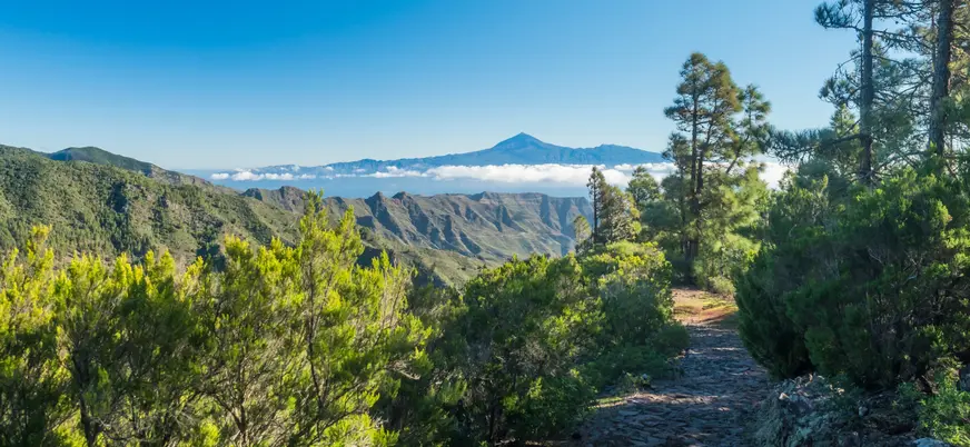 Vista panorámica con el pico del Teide al final de la imagen, Tenerife