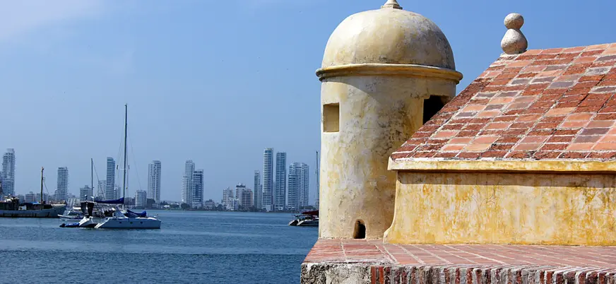 El Fuerte del Pastelillo ofrece una estampa colonial frente al mar.
