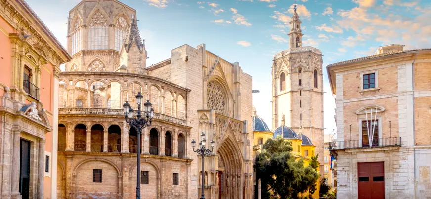 Vistas de la zona vieja y su casco antiguo en Valencia