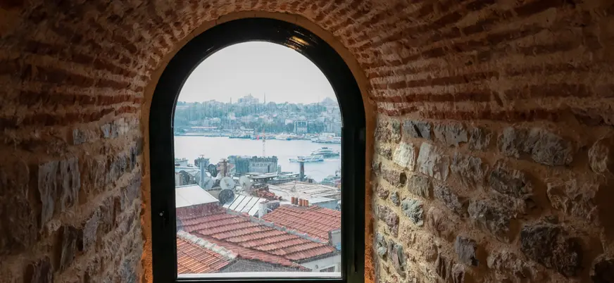 Vista desde el interior de la torre Galata en Estambul