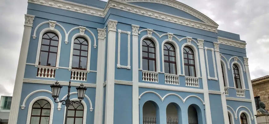 Fachada principal del teatro Ramos Carrión en Zamora