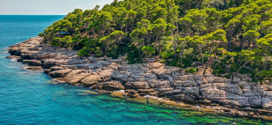 Acantilados en la isla de Kolocep, uno de los lugares más bonitos para pararse a realizar fotografías.