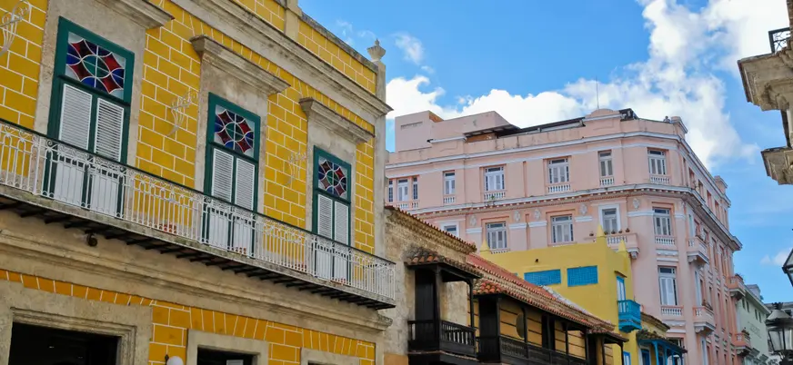 La calle Obispo del casco antiguo de La Habana, Cuba