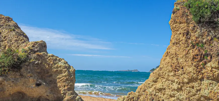 La playa de Sukarrieta en Vizcaya, País Vasco