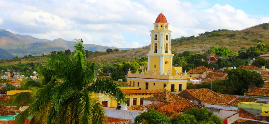 Vista panorámica de Trinidad y su ambiente natural, Cuba