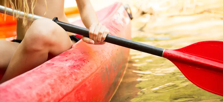 Joven remando durante el descenso del Sella, Ribadesella