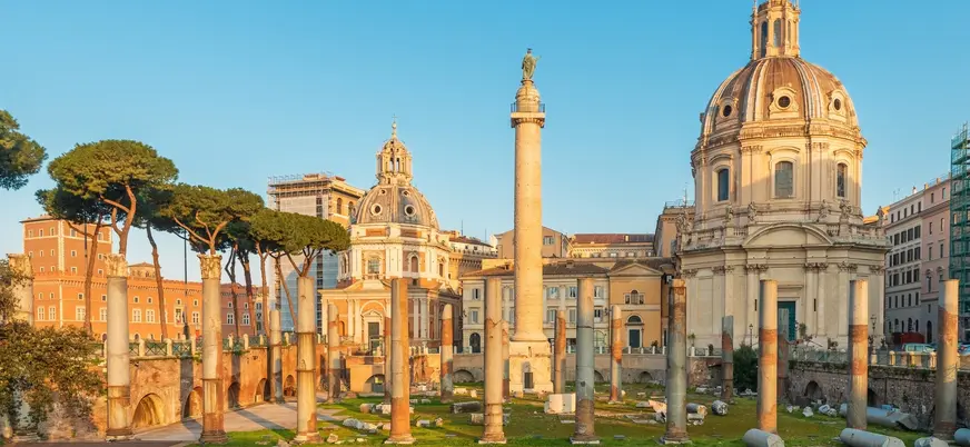 Foro Romano y Columna de Trajano en Roma