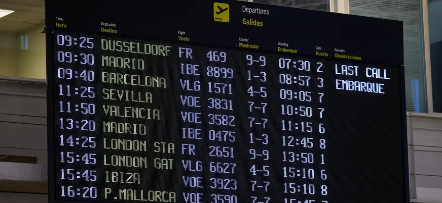 Pantalla de información del Aeropuerto de Asturias