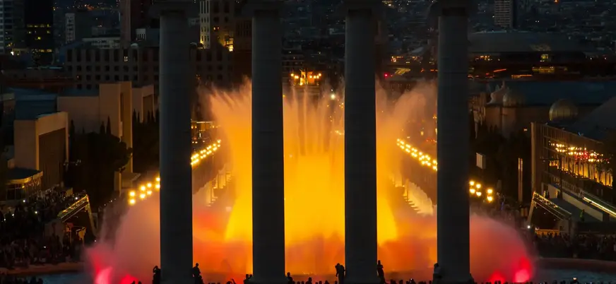 Fuente Mágica de Montjuïc iluminada