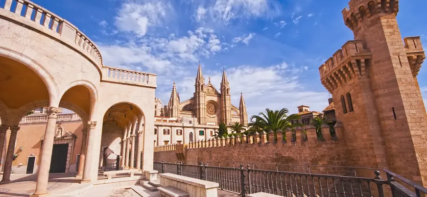 Vistas de la Catedral de Palma desde el Palacio de la Almudaina