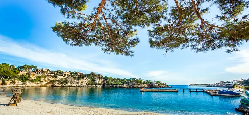 Vista aérea de la playa de Porto Cristo, Mallorca