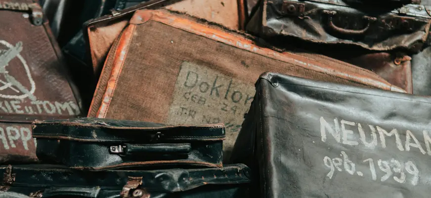 Maletas conservadas en el museo del antiguo campo de Auschwitz, Polonia