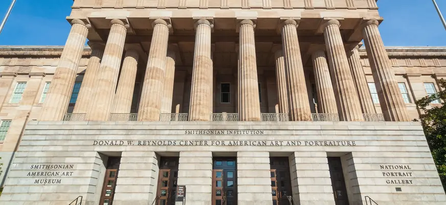 Fachada del Smithsonian American Art Museum en Washington D.C., Estados Unidos