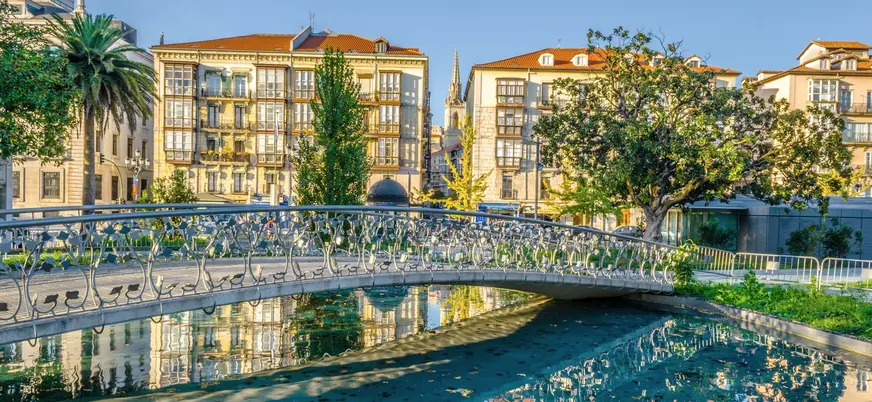 Puente metálico en los Jardines de Pereda, Santander