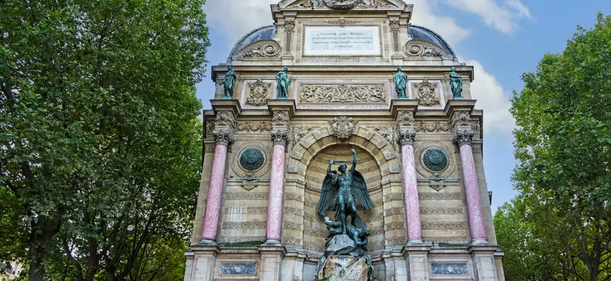 Fuente Saint-Michel en París