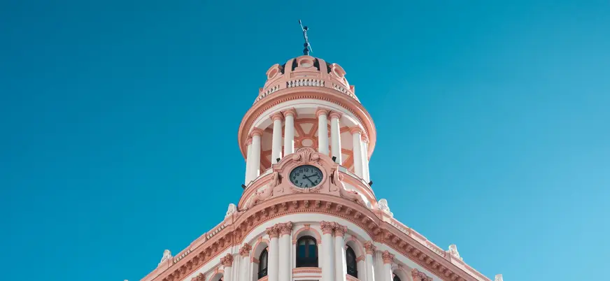 Detalle del edificio de Correos en Madrid
