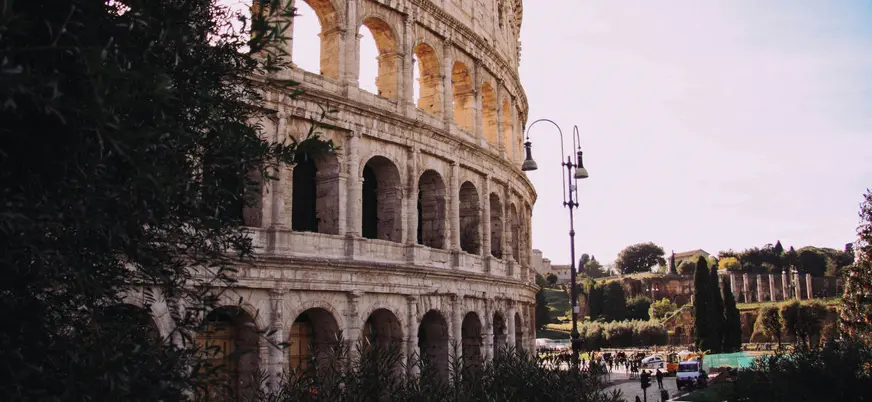 Vista lateral del Coliseo Romano, Roma