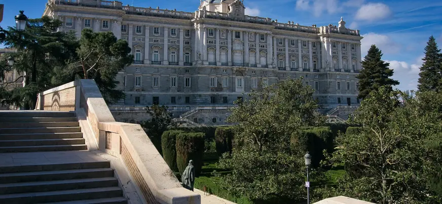 Palacio Real de Madrid visto desde las escaleras de los Jardines de Sabatini