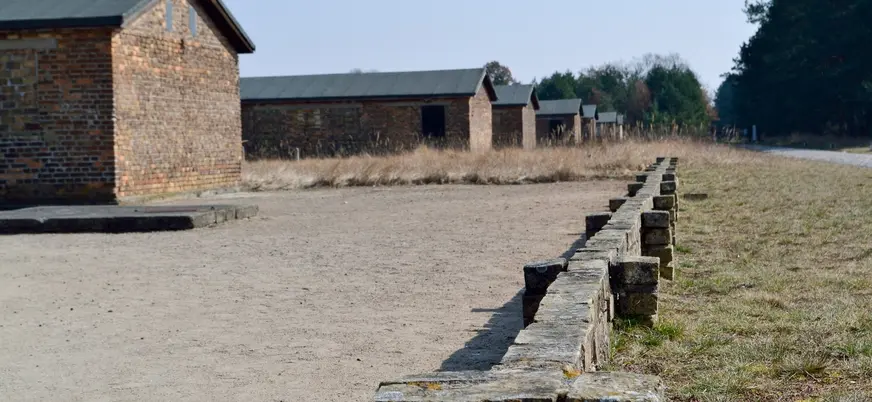 Restos de barracones del antiguo campo de concentración de Sachsenhausen
