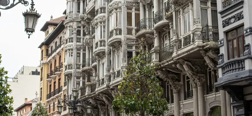 Fachadas edificios históricos del centro de Oviedo, Asturias
