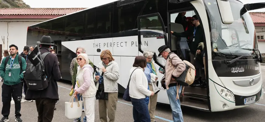 Excursionistas autobus buendía