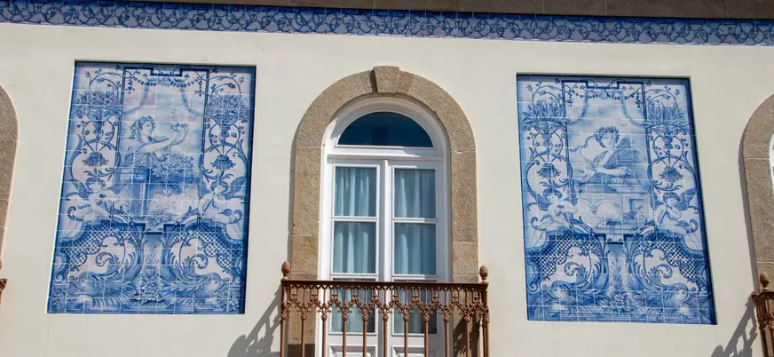 azulejos tÍpicos edificios aveiro portugal