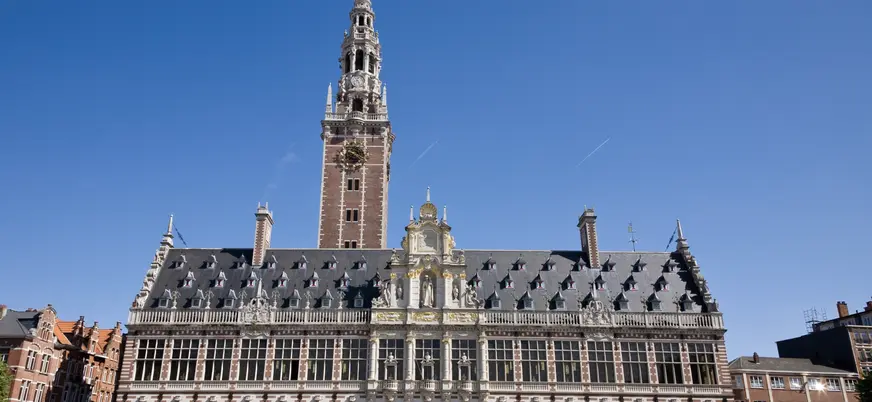 Biblioteca universitaria plaza Ladeuze Lovaina Bélgica