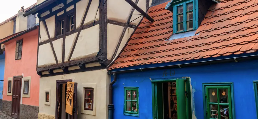 Casas del Callejón del Oro, una atracción histórica en Praga.