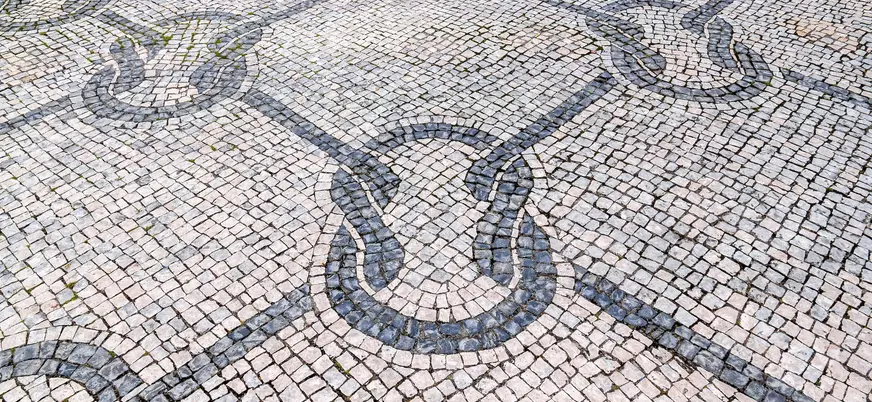 calçada calle mosaicos típicos aveiro portugal