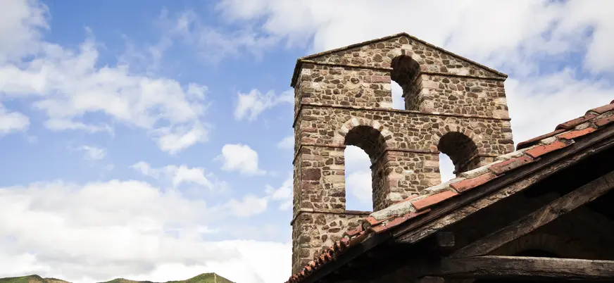 Campanario monasterio Santo Toribio Liébana España