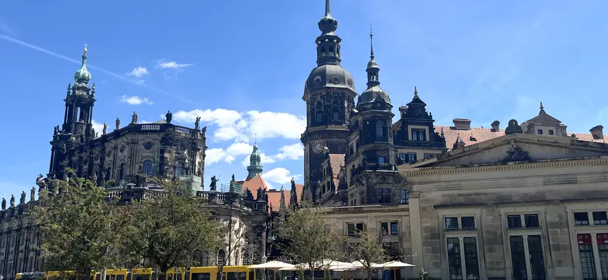 catedral y plaza del teatro Theaterplatz Dresde Alemania