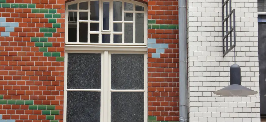 Detalle de los mosaicos de cerámica de los patios Hackesche Höfe en Berlín