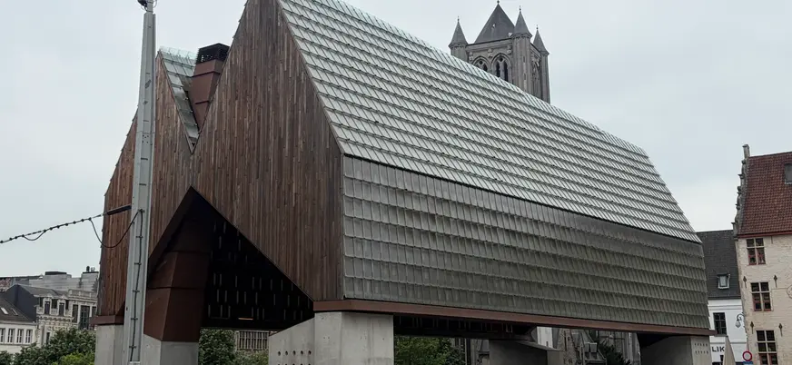 edificio municipal Stadshal pabellón de la ciudad en Gante Bélgica
