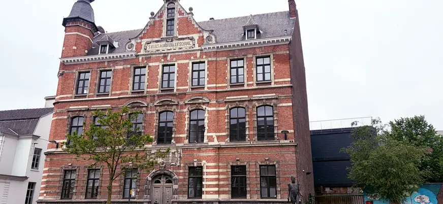 escuela Rijks Middlebare School en Gante Bélgica