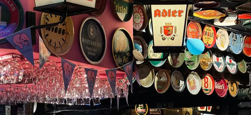 Decoración vintage cervecería en Bruselas