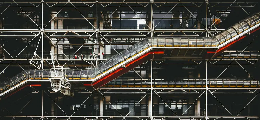 Escaleras mecánicas exteriores del Centro Pompidou, París